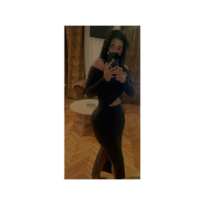 LATINA CON CURVAS ENCANTADORAS