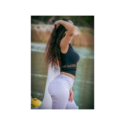 NENA GUAPA TE ESPERA EN SEXY LENCERIA