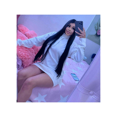 UNA HERMOSA CHICA  MUY COMPLACIENTE