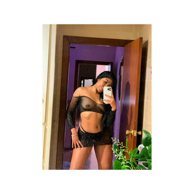UNA LINDA MORENA