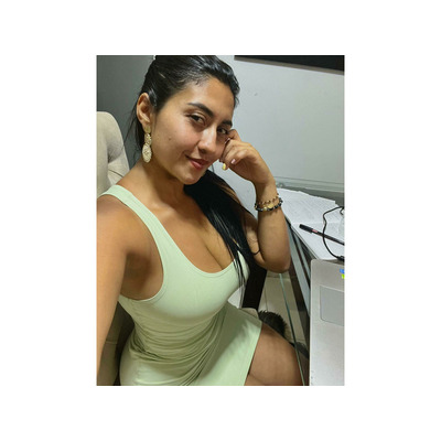 MUJER ENCANTADORA CON GANAD DE ADRENALINA
