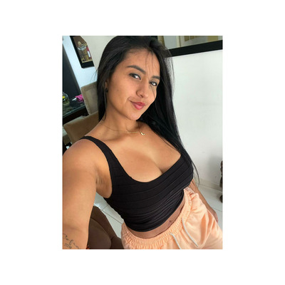 MUJER ENCANTADORA CON GANAD DE ADRENALINA