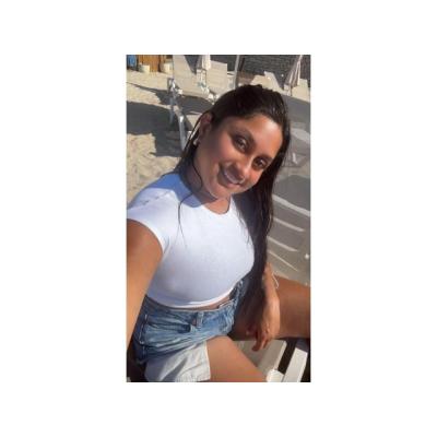 SOFIA JOVENCITA COLOMBIANA DE PASO