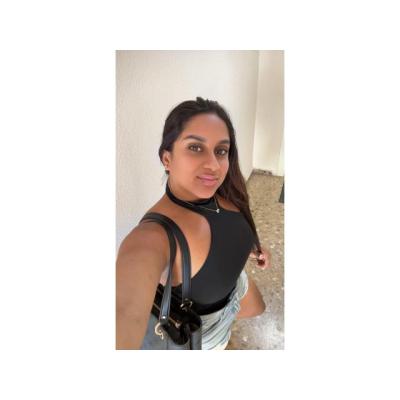 SOFIA JOVENCITA COLOMBIANA DE PASO