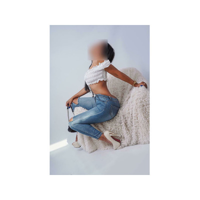 NICOL ATREVIDA Y SENSUAL. . .