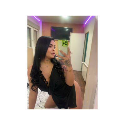 CARIÑOSA, RISUEÑA Y ENCANTADORA JOVENCITA