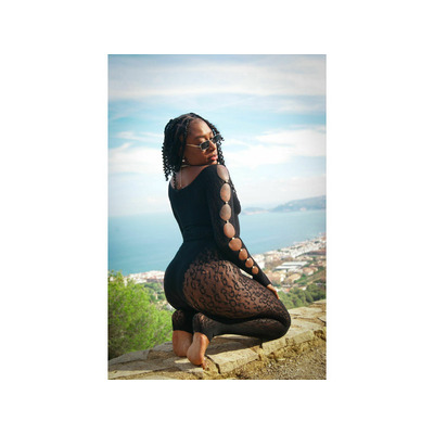 MORENA TRAGONA E IMPLICADA