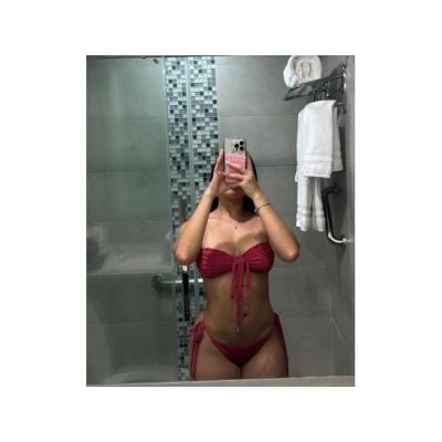 SOFIA ENCANTADORA Y ARDIENTE JOVENCITA
