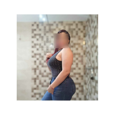 MADURITA FOGOSA CON NALGAS BIEN PARADITAS