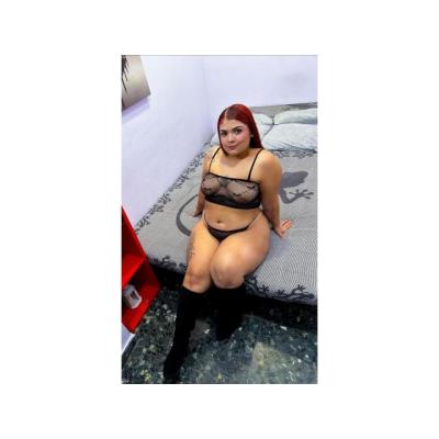 TETONA MUY CACHONDA Y MAMADORA
