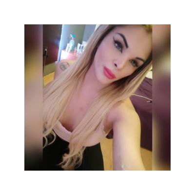 NATI BOMM PRECIOSA RUBIA TRANS ARGENTINA