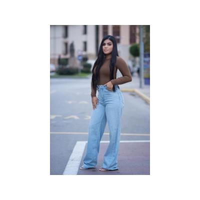 JOVEN ENCANTADORA, SALIDAS