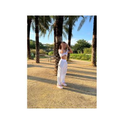 Mujer extrovertida simpática en Valencia