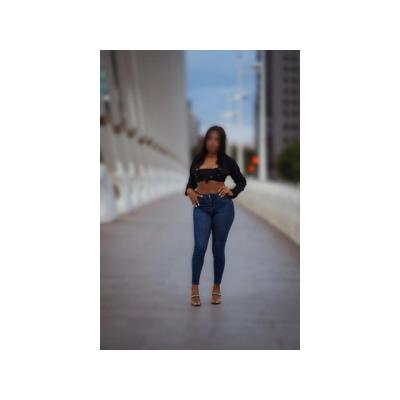 MASAJISTA SEXY EN ELDA . . . SALIDAS