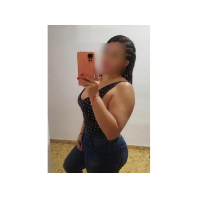 BLANQUITA, DE CUERPO NATURAL. . MUY DISPUESTA