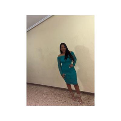Morenaza explosiva llena de energía