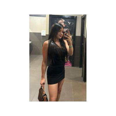 LATINA ENCANTADORA Y BUENA COMPAÑIA
