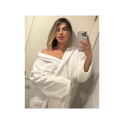 TRANS GUAPA Y FEMENINA!