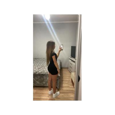 COLOMBIANA JOVEN RECIEN LLEGADA