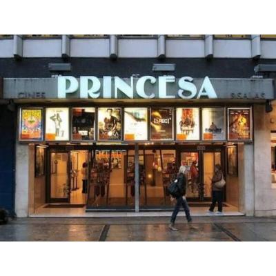 GRATIS MASAJES RELAJANTES A MUJER+INVITO CINE