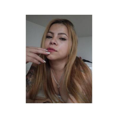 VALERY RUBIA EXPLOSIVA COLOMBIANA TATUADA