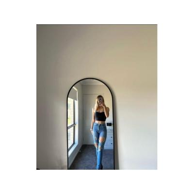 EXÓTICA TE LA COMO CON ELEGANCIA
