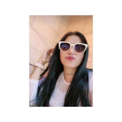 LIZ DISPUESTA A PASARLO BIEN