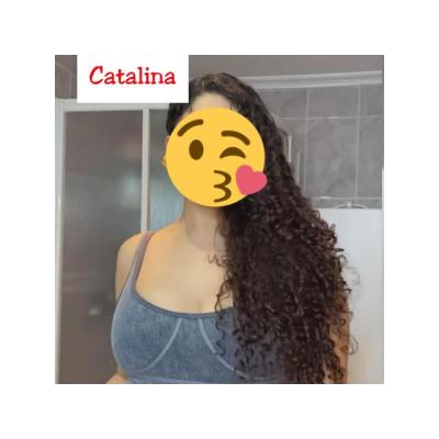 Morena de curvas sexy y atrevida