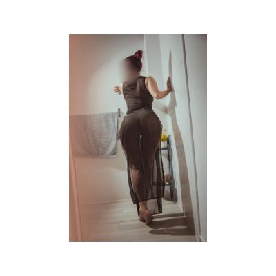 DAMA  FIESTERA Y  SEXY  EN MATARÓ