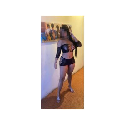 MUJER RISUEÑA Y SEXY  EN MATARÓ