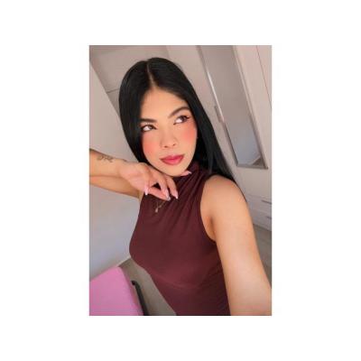 MIA TAILANDESA JUGUETONA