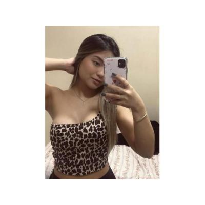 SOY UNA LATINA GUAPA PECHO NATURAL *