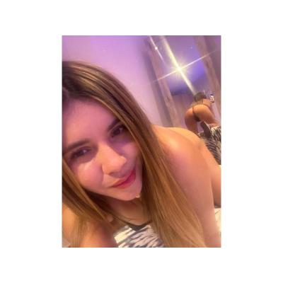MUJER ATRACTIVA DESEOSA Y COMPLACIENTE