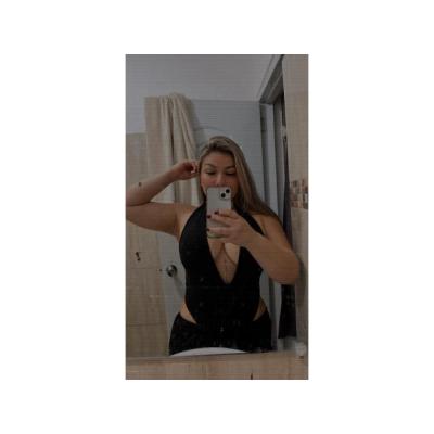 PRECIOSA RUBIA MUY ADICTIVA