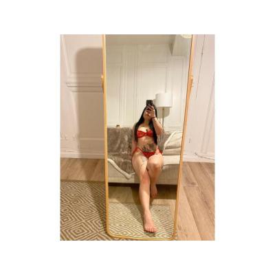 CHICA GUAPA DE CURVAS EXUBERANTES EN MATARO