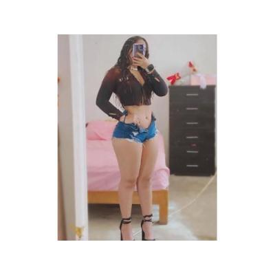 Soy una chica guapa, , con cuerpo natural /