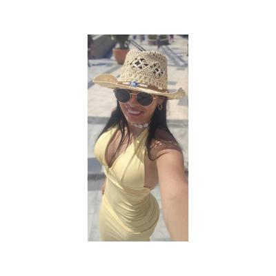 PRECIOSA LATINA CON UN DELICIOSO CUERPO