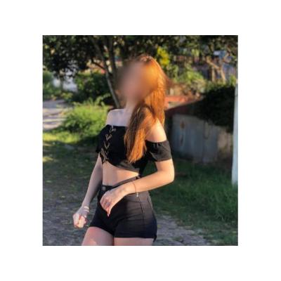 Vecina caliente con ganas de desnudar