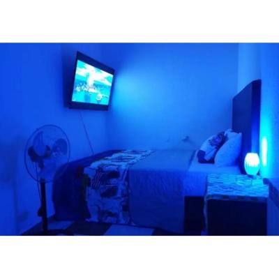 SE ALQUILA PRECIOSA HABITACION MUY CENTRICA