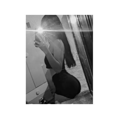 Chicas latinas por tres olivos