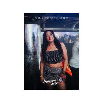 MUY CHUPONA ADICTA AL SEXO GUARRO