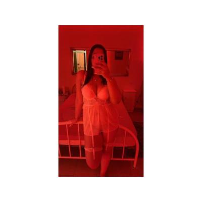 TRES AMIGAS GUAPÍSIMAS RECIÉN LLEGADAS