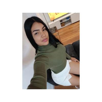 CAMILA  JOVENCITA ENTREGADA