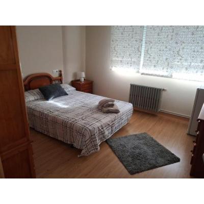 SE ALQUILAN HABITACIONES TODOS LOS SERVICIOS