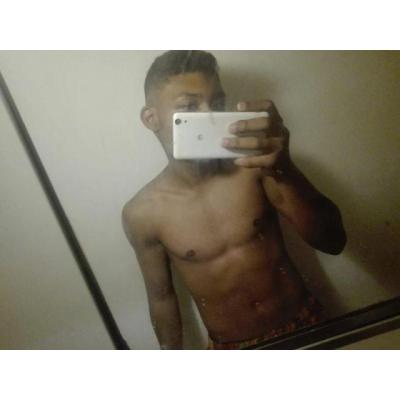 Gary fiestero por la zona