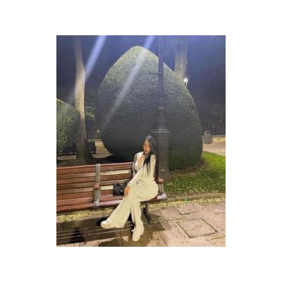 AUTÉNTICA, SENSUAL Y DIVERTIDA