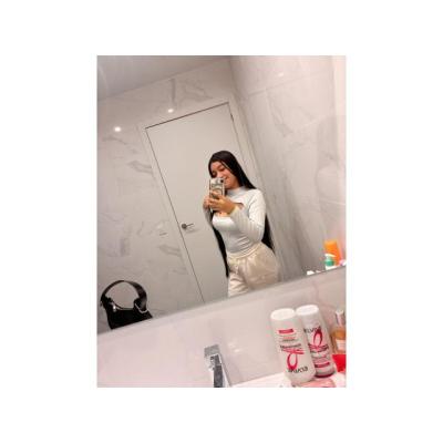 MIA – HERMOSA JOVEN