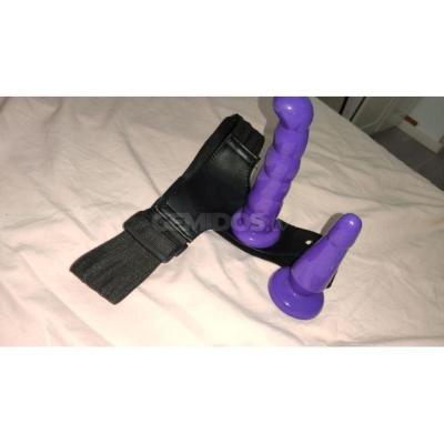 Latina fiestera solita en casa