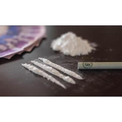 Latina fiestera solita en casa