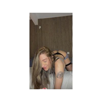 ESTRELLA JOVENCITA TRANS COLOMBIANA RUBIA